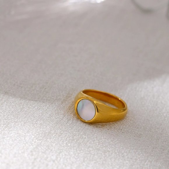 New 18K Gold Plated Mother Of Pearl Signet Ring - Picture 7 of 7